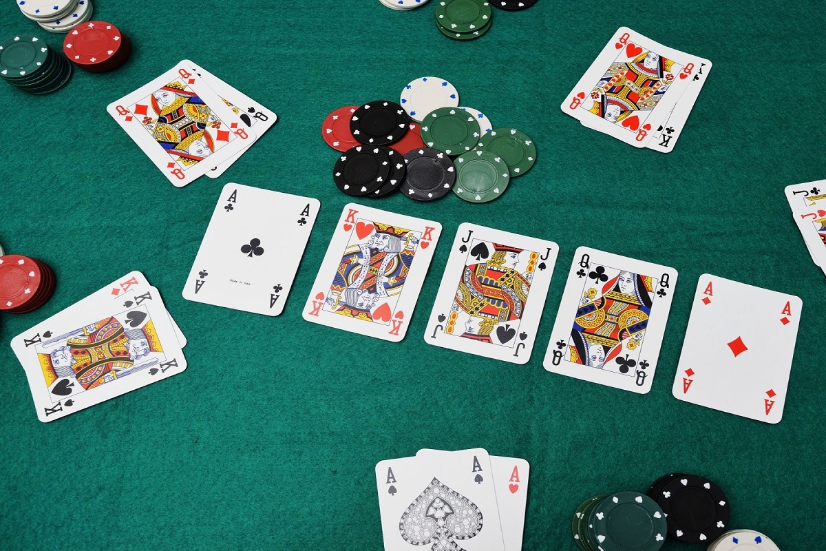 Cách chơi poker 